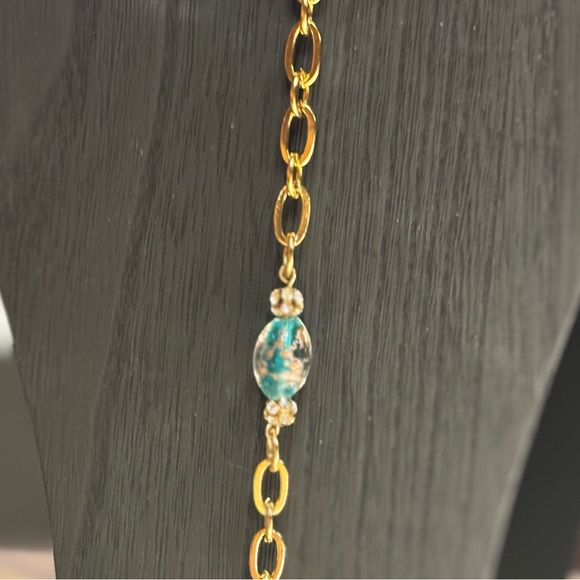 Hand crafted bracelet w/ green/gold lampwork bead, rhinestones gold plated chain - Picture 4 of 4